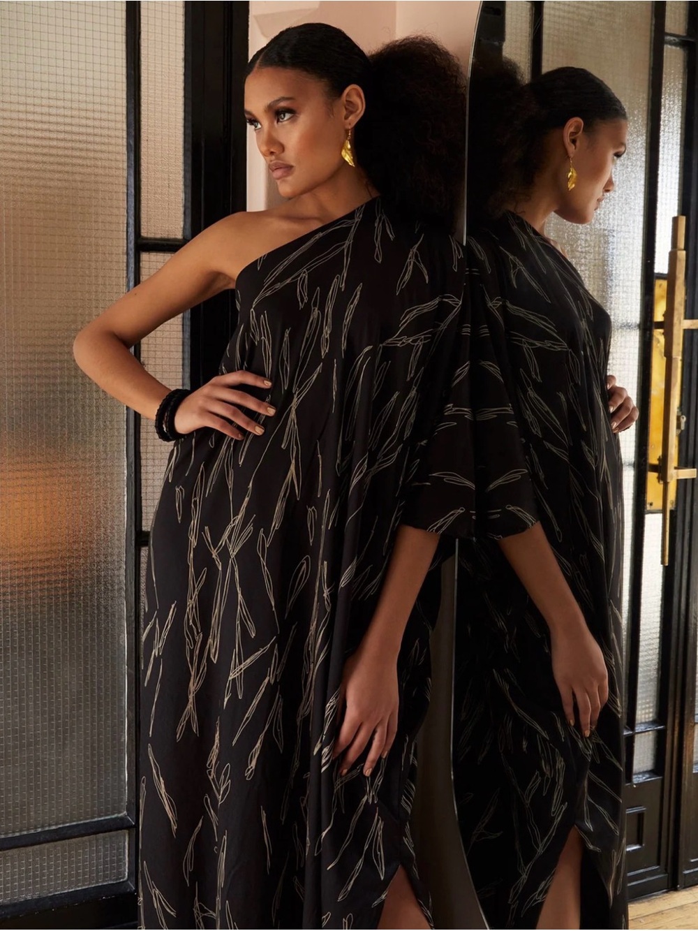 Diarrablu Black One-Shoulder Printed Maxi Dress